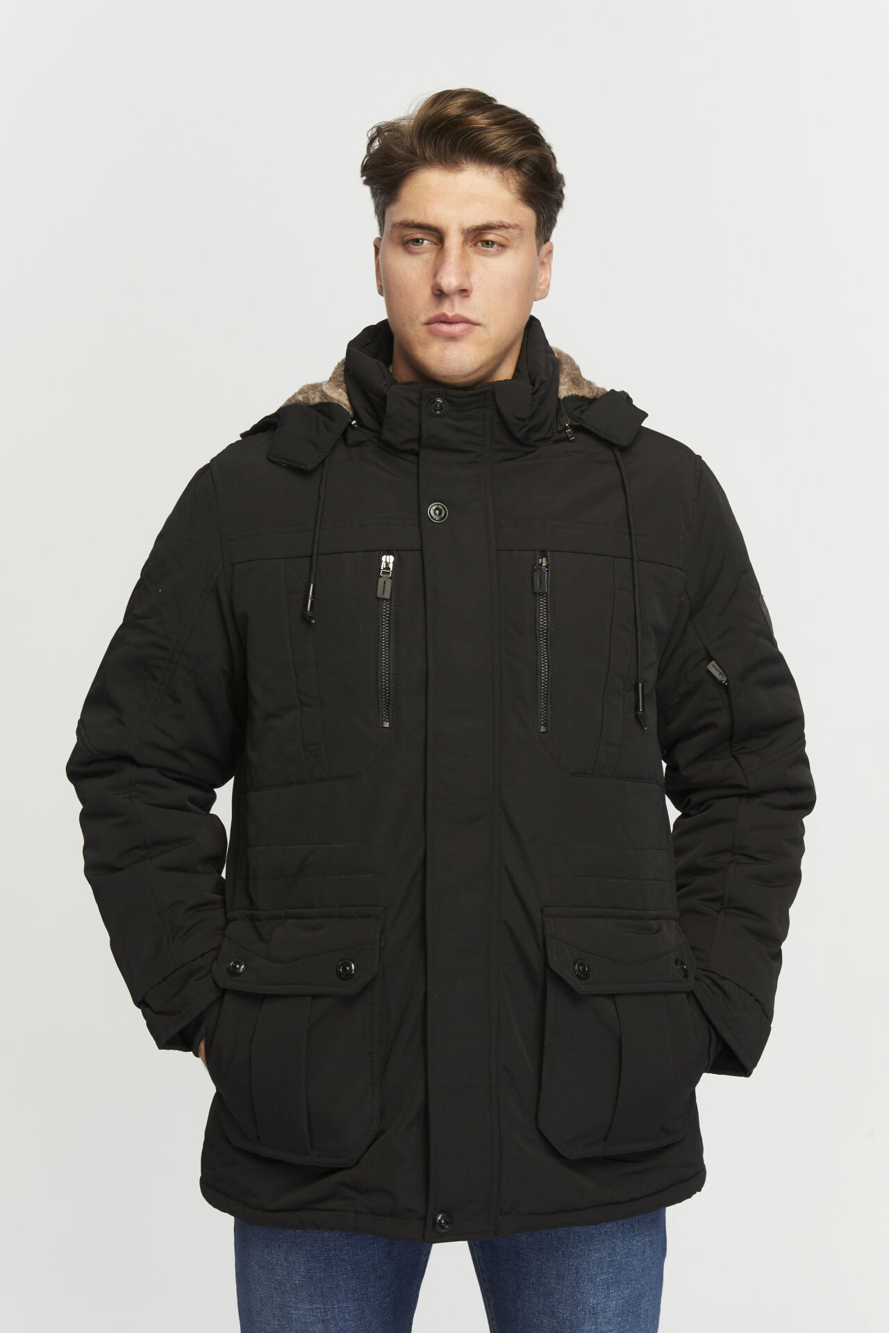 5654 Siyah Su İticili Rüzgar Geçirmez Mont Kaban